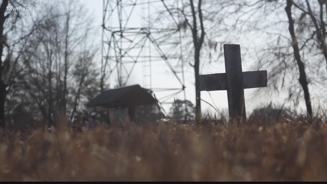 Uncovering Black History: Efforts made to restore resting grounds at Cross the Creek Cemetery in Dublin - Vimarsana News