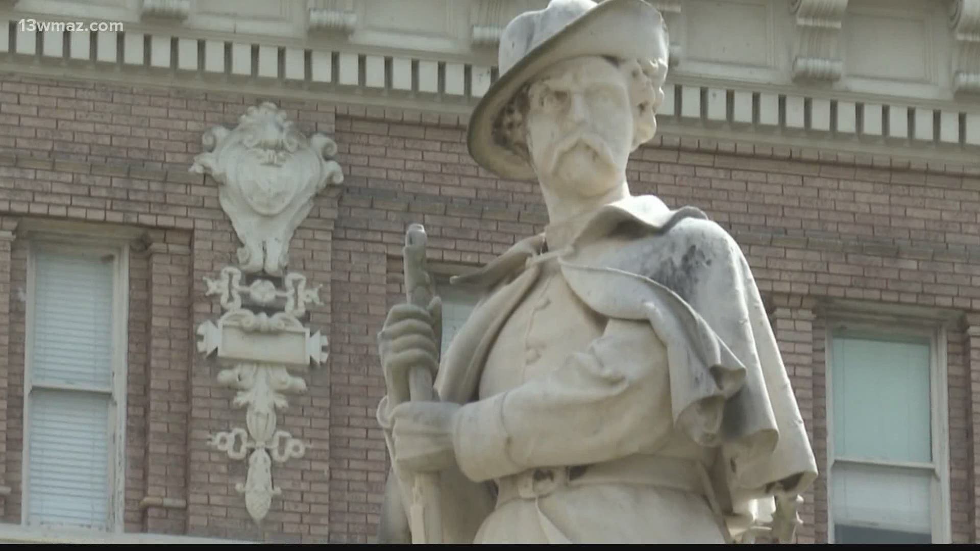 Bibb commission votes to move the Confederate monuments.