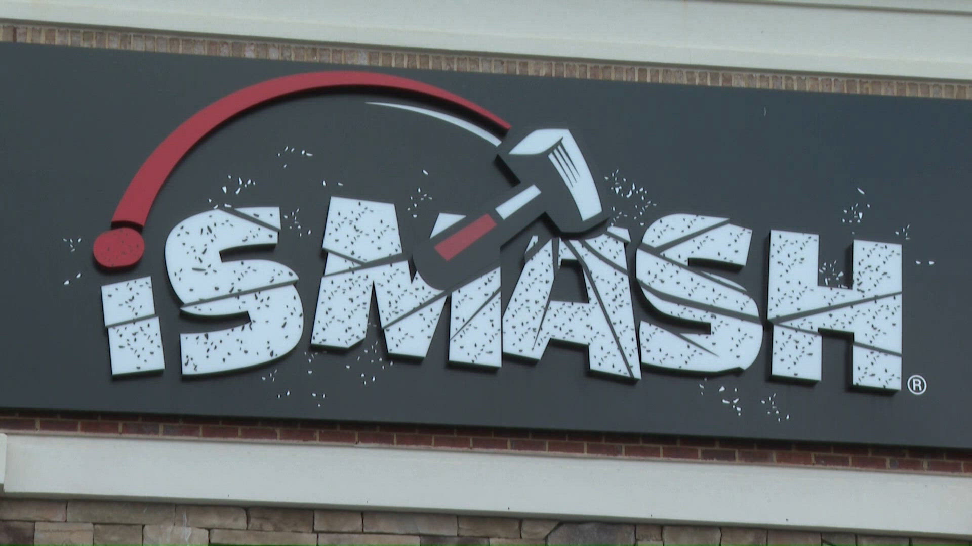 iSmash rage room opens in Macon Saturday | 13wmaz.com