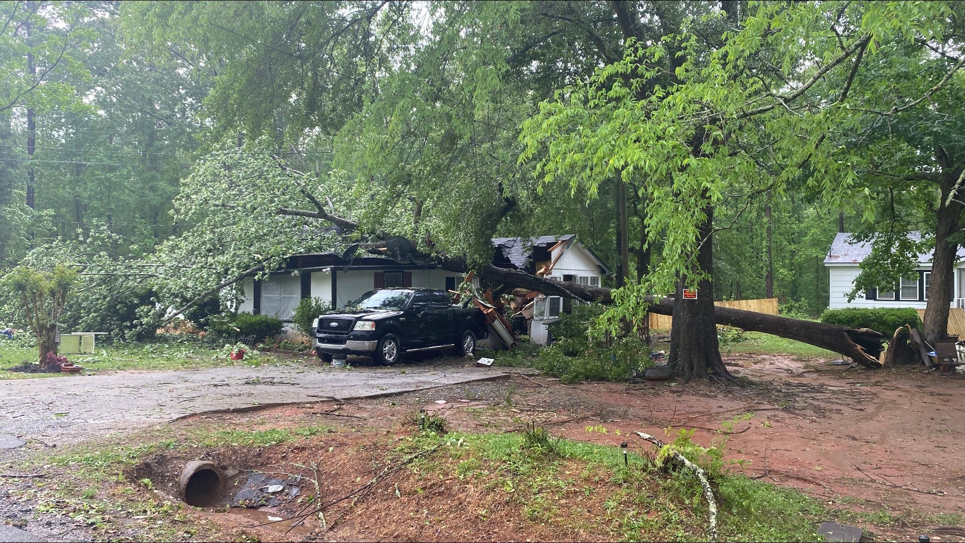 Baldwin County residents see storm damage | 13wmaz.com