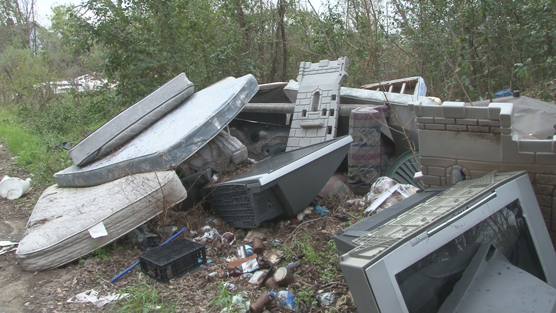 Trash along Macon streets a problem before Cherry Blossom