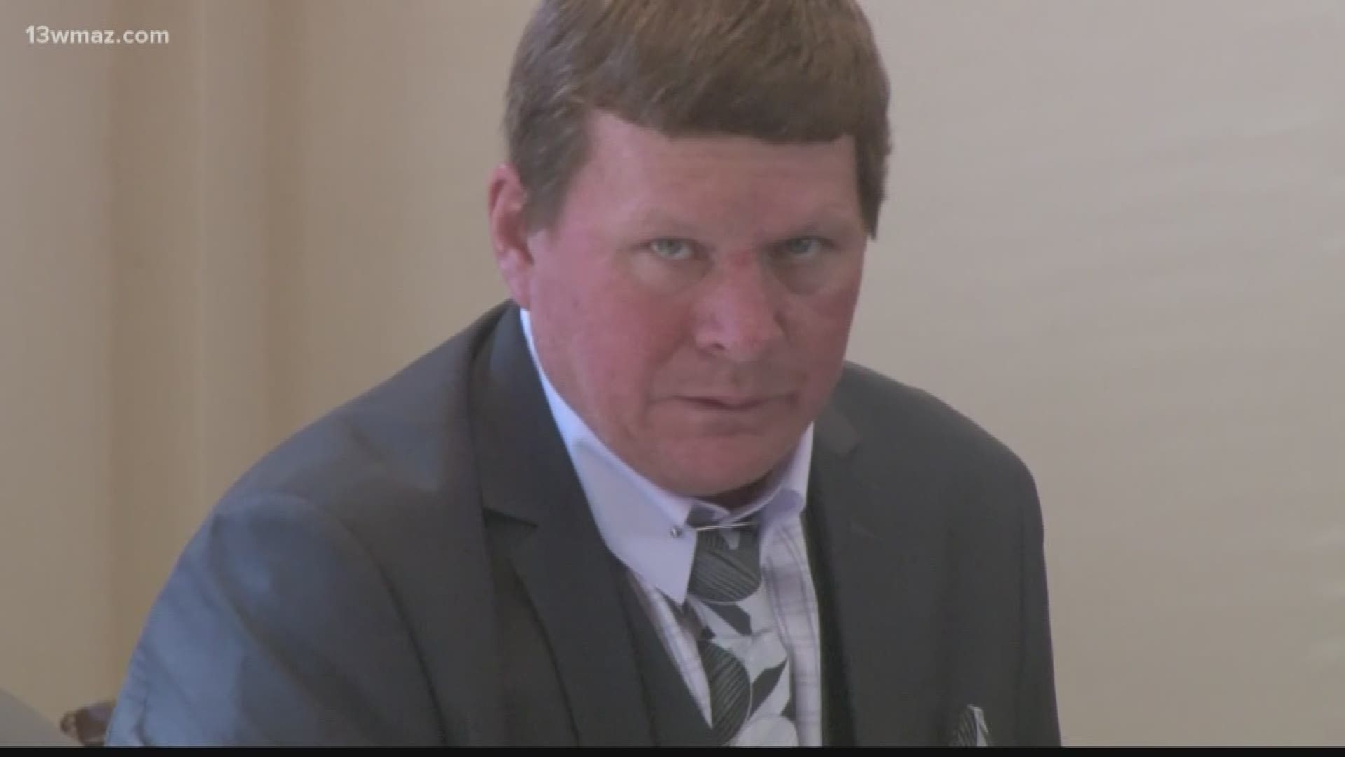 Day 1 of testimony in the Lonnie Shaw trial is over. He's the Peach County man accused of pointing a gun at a deputy. Only two witnesses took the stand on a very long witness list, but before they testified, the prosecution and defense gave some dramatic opening statements.