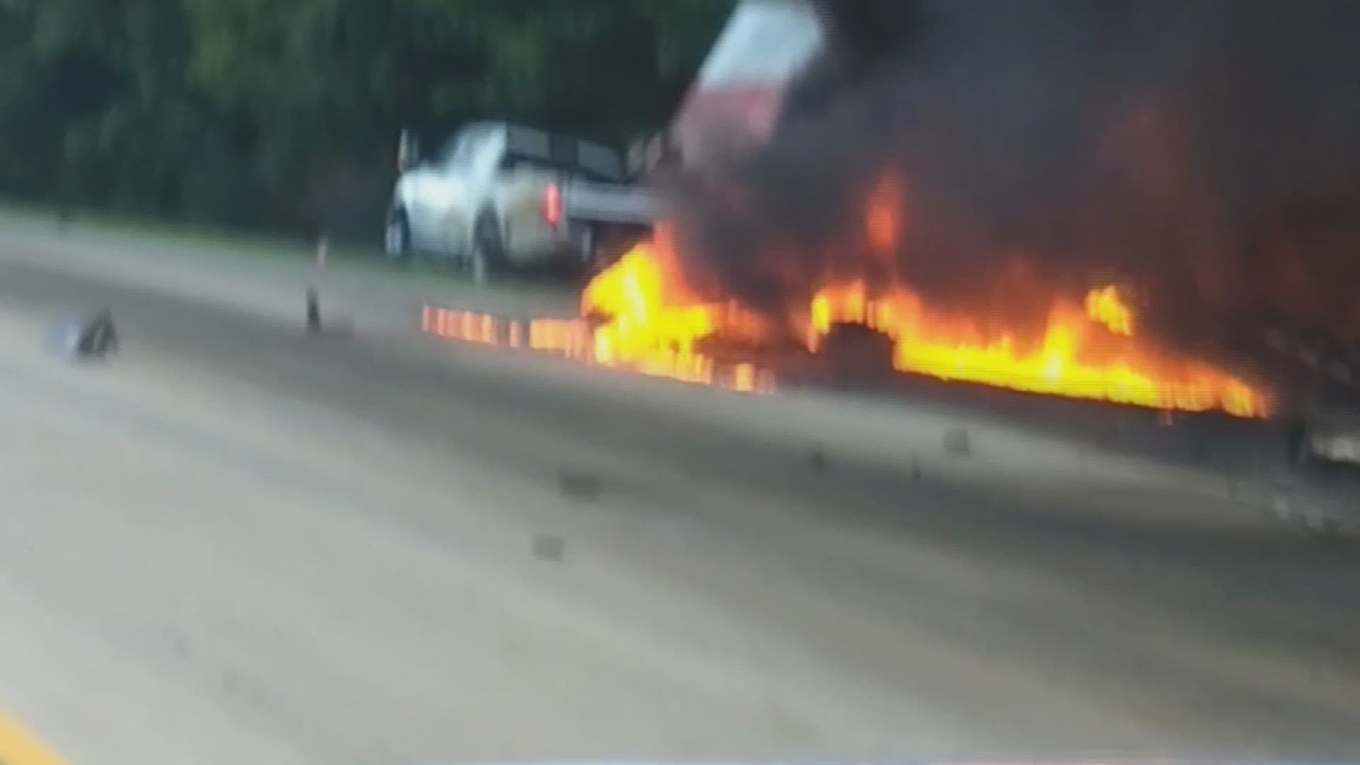 Vehicle fires shut down lane on I-16 in Laurens County