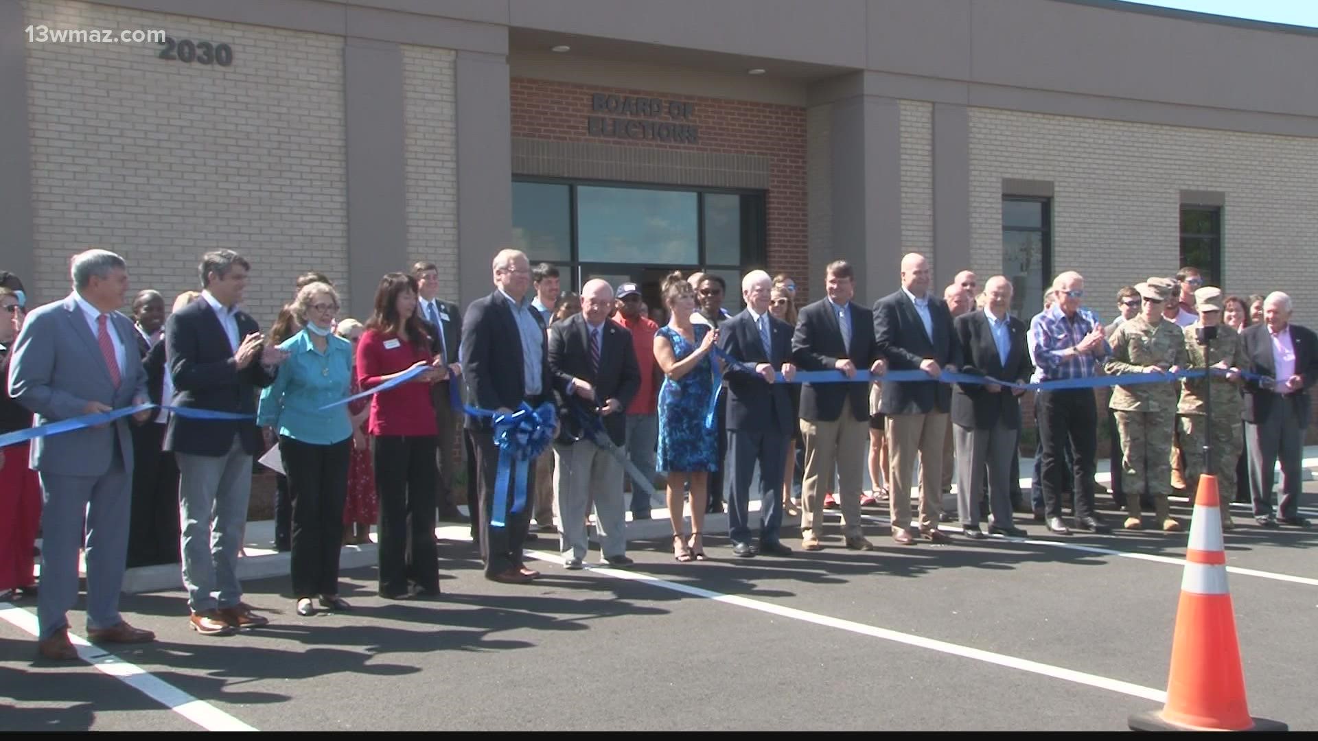 On Wednesday, county officials and employees gathered on Kings Chapel Road in Perry to open the new county government building.