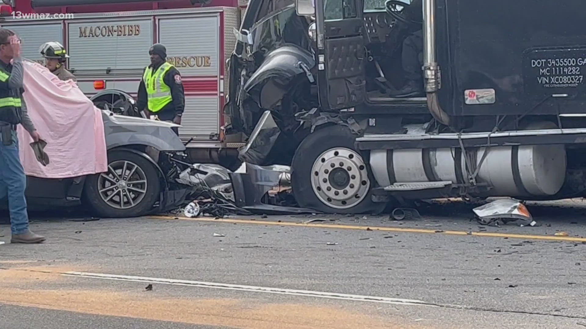 Crash leaves one dead in Macon, Georgia | 13wmaz.com