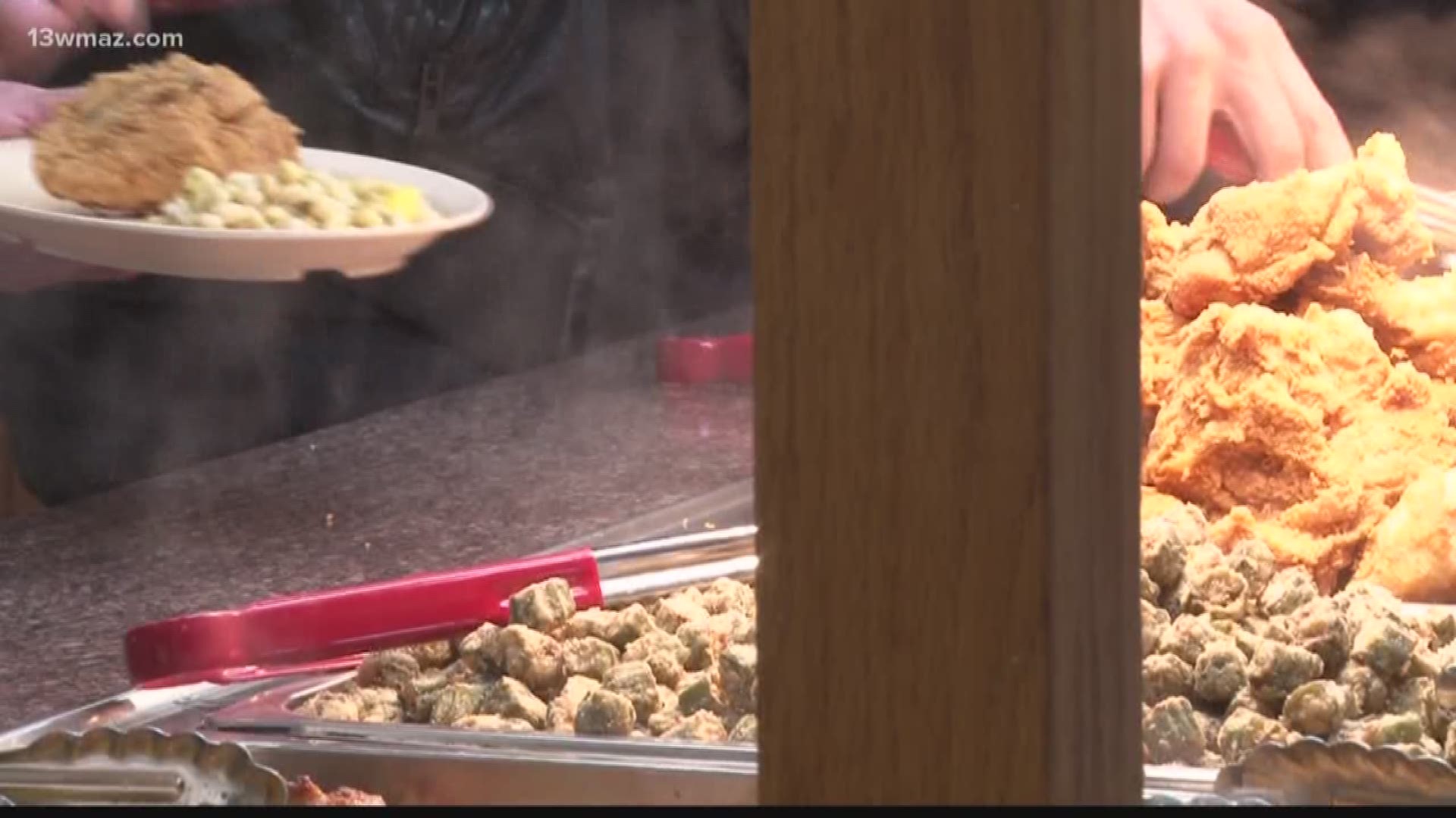 Central Ga. families dine out on Christmas Day
