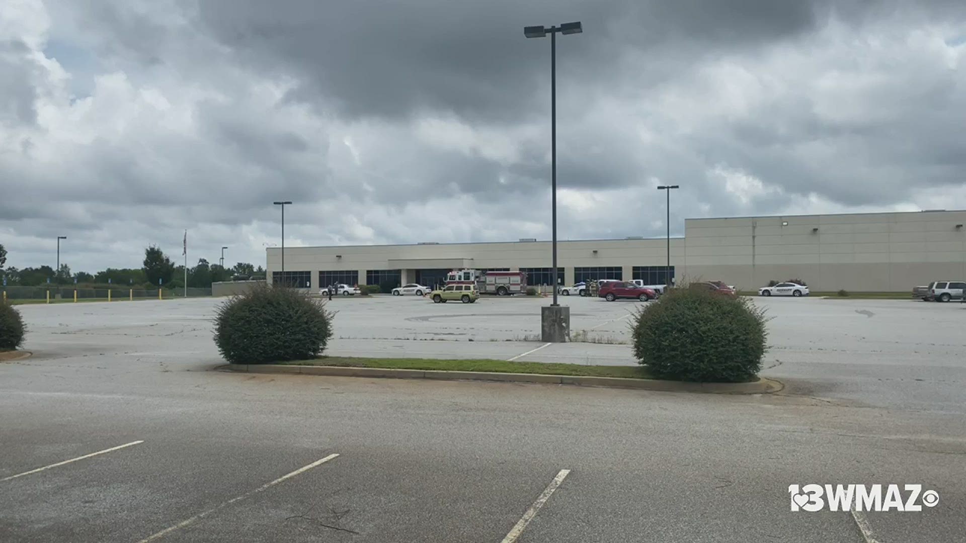 Macon-Bibb County sheriff’s office deputies are at the Kohl’s Distribution Center in Macon on Monday.