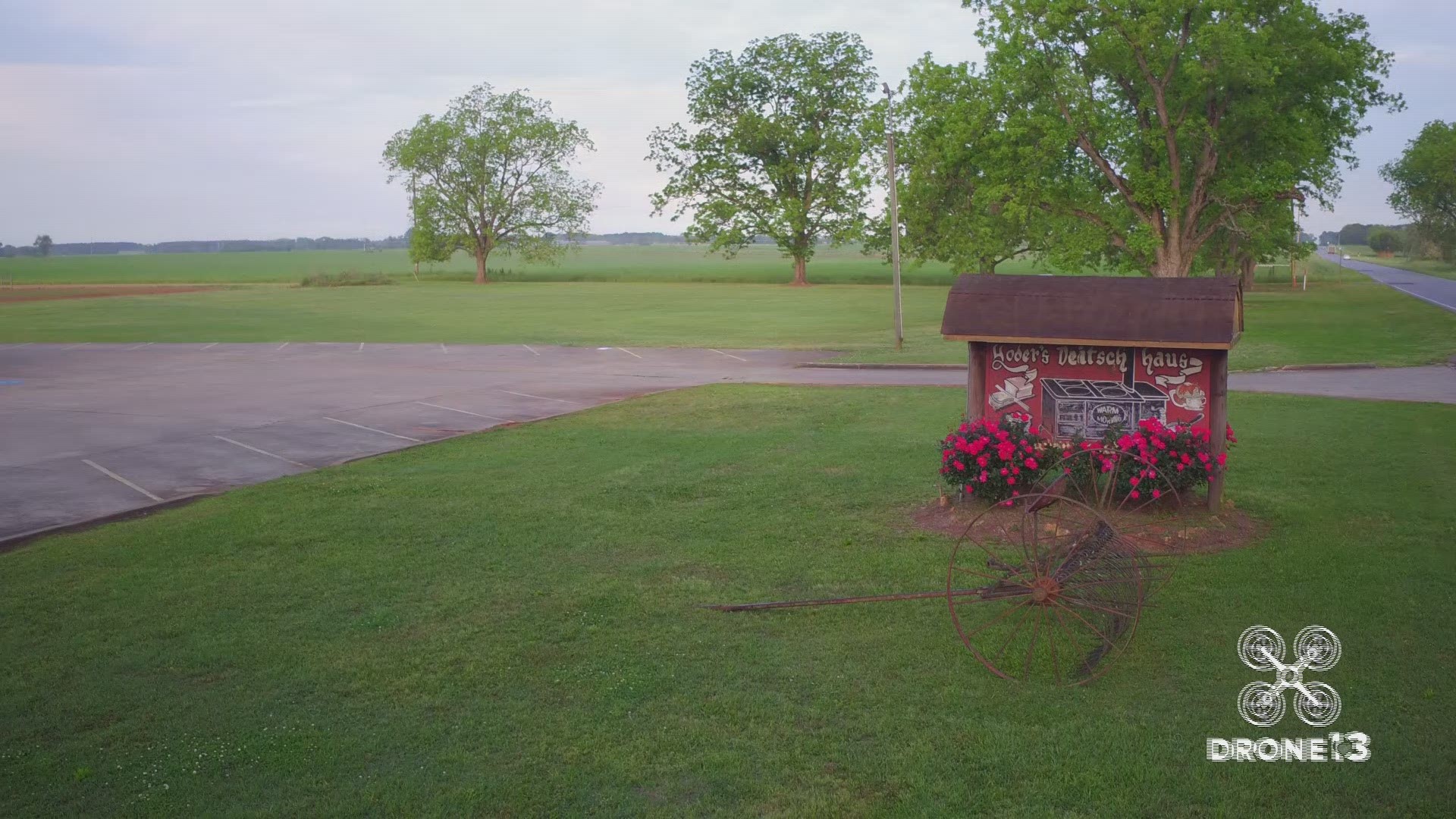 The combination of great food, a bakery, and its beautiful farmland setting make Yoder's popular with tour groups.