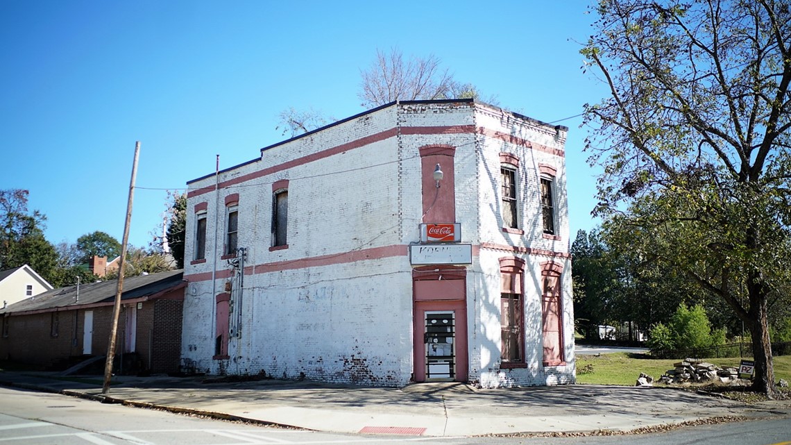 Macon pastors oppose serving alcohol in Beall's Hill restaurant - Vimarsana News