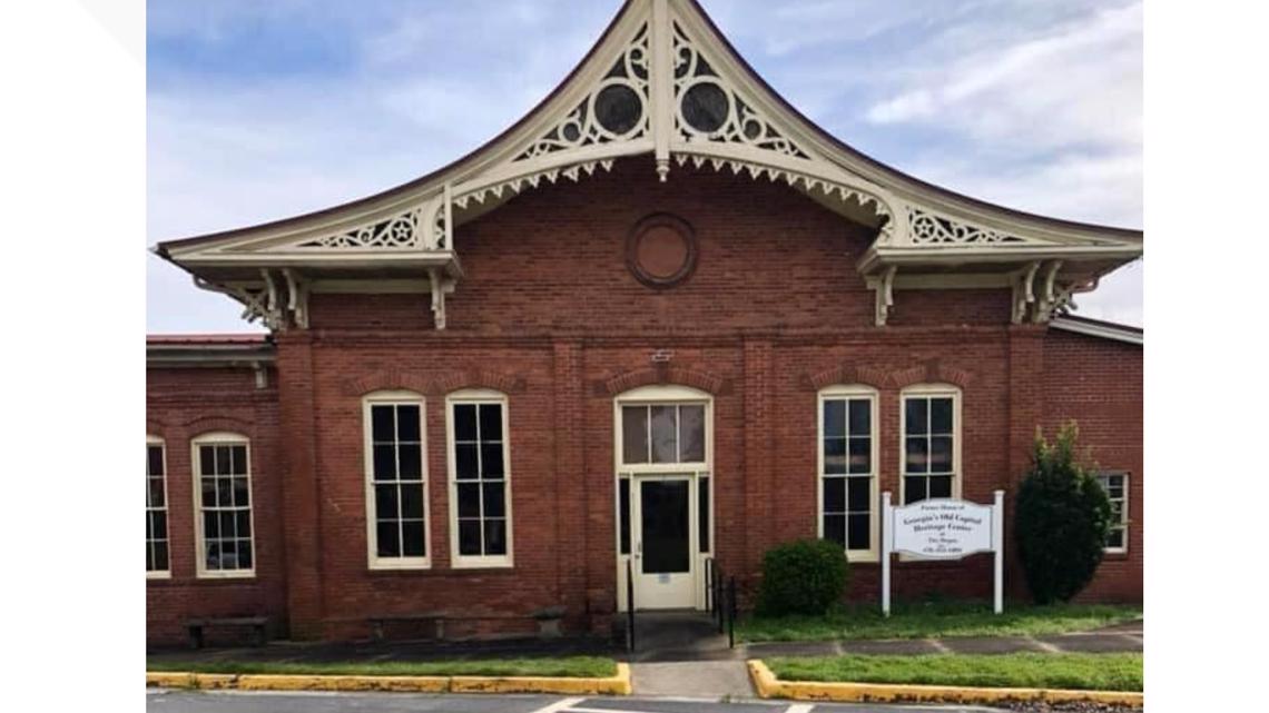Georgia man photographs every train depot in the state - Vimarsana News
