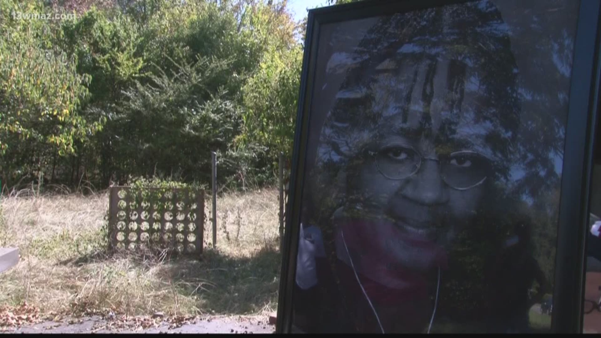 A south Macon park will soon be renamed for the woman who helped establish it. Frankie Lewis' friends and family say it's a special way to keep her memory alive.