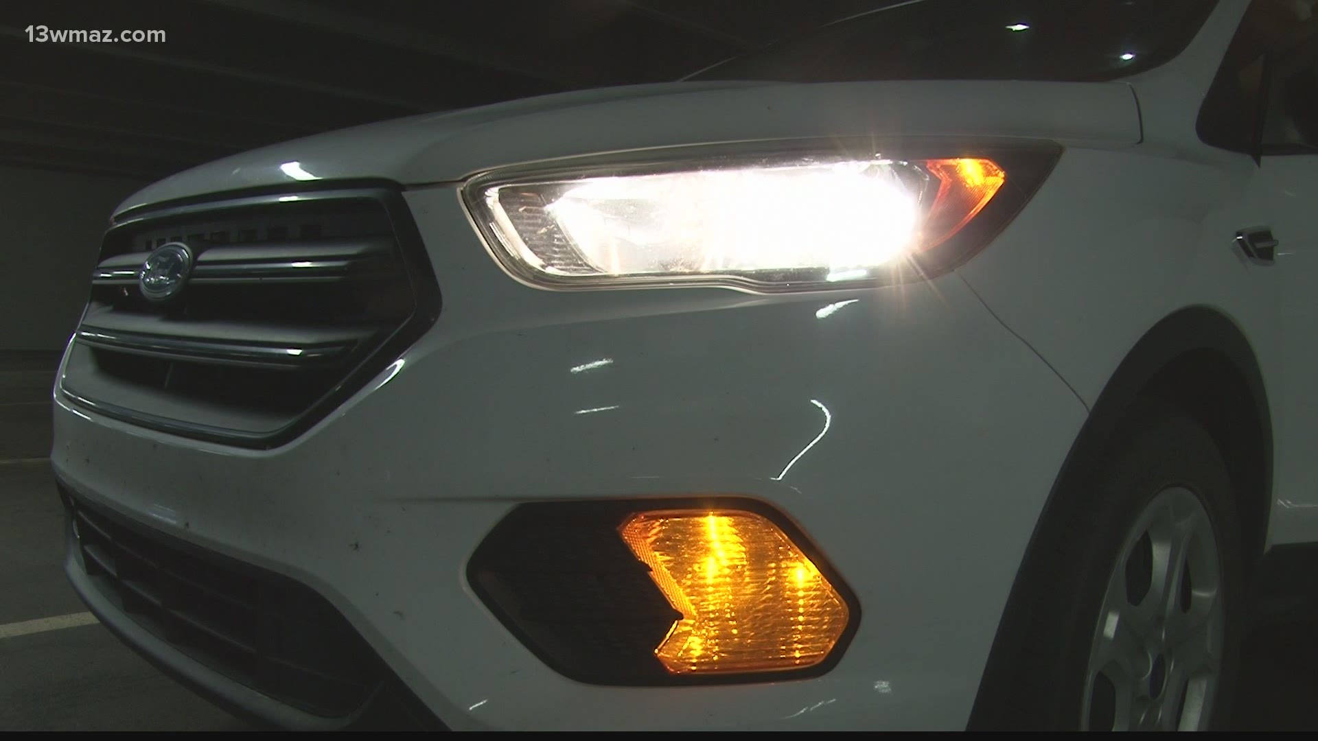A viewer emailed us asking to clarify what the law is on how to properly use high beam headlights.