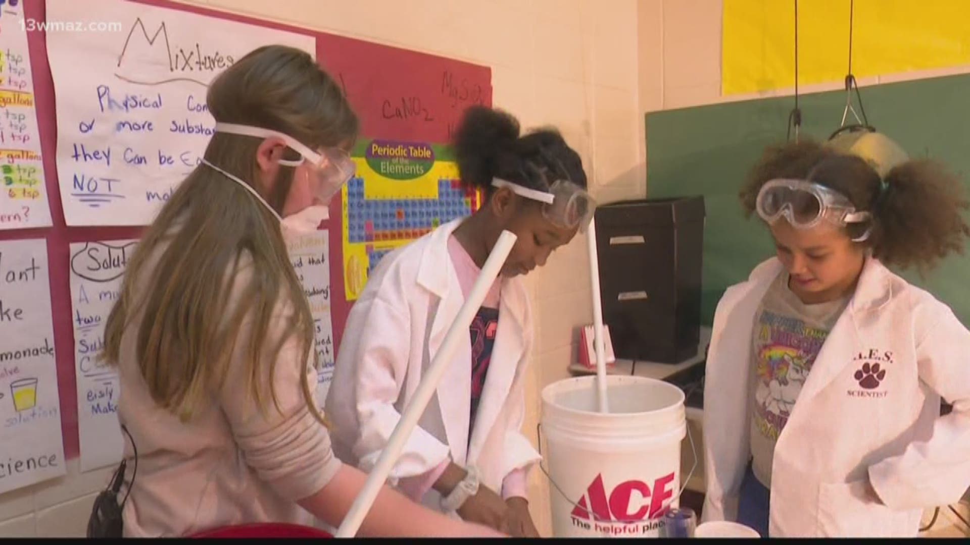 Some kids from Samuel E. Hubbard Elementary School in Forsyth are using their hydroponic learning garden to help others locally.