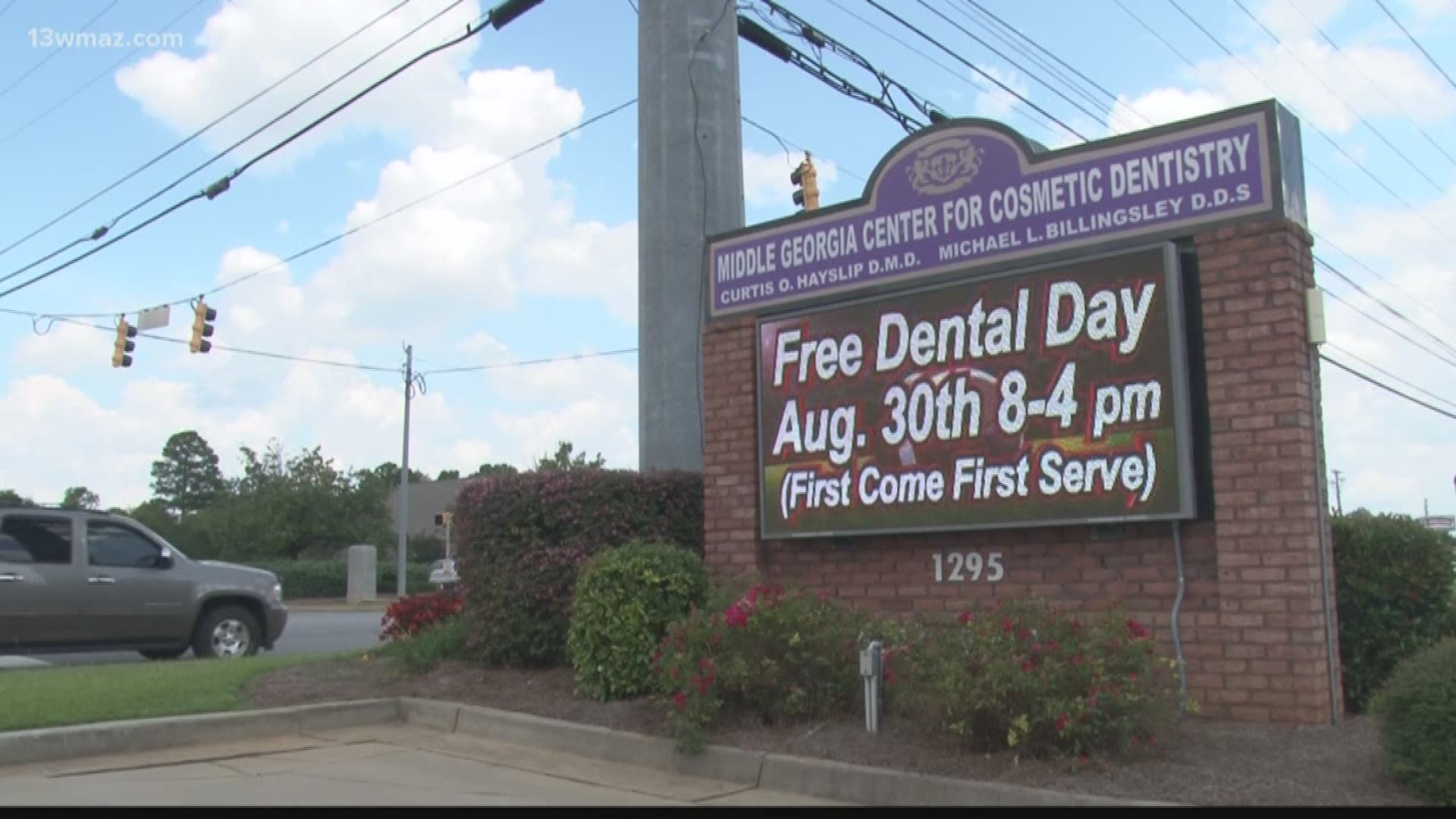 Dentist office offering free dental services