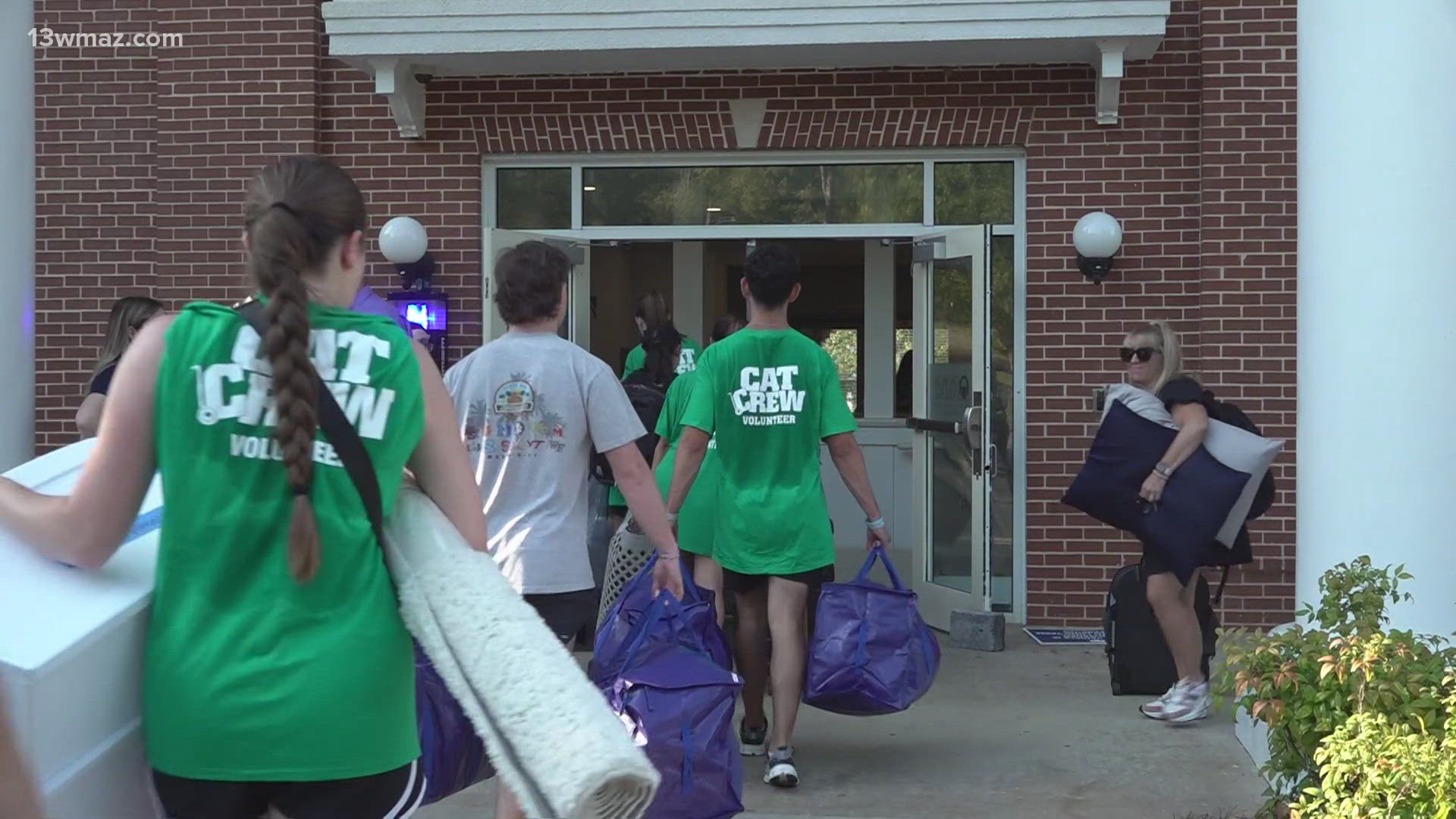 Georgia College & State University has around 2,350 students who have moved in on campus. Today around 1000 students moved into their dorms.