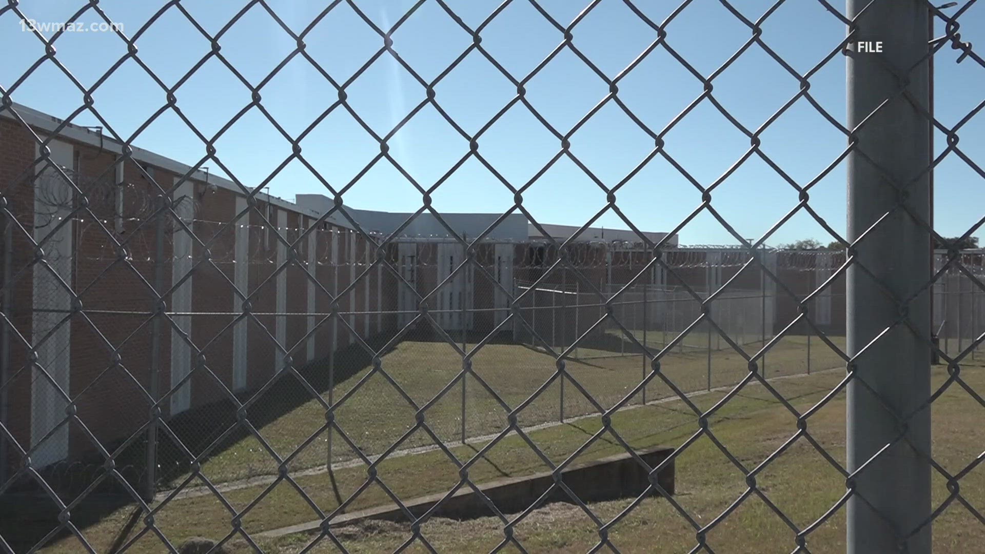Inmate tried to climb over fence during prison escape