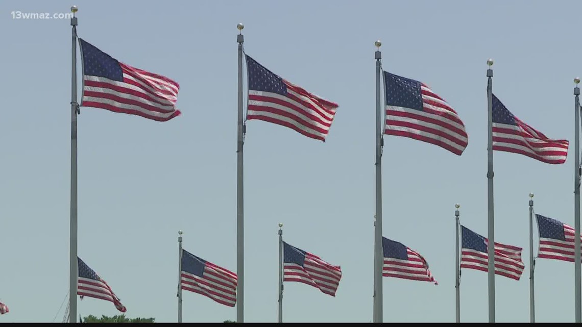 VERIFY Don't hang a flag above US flag