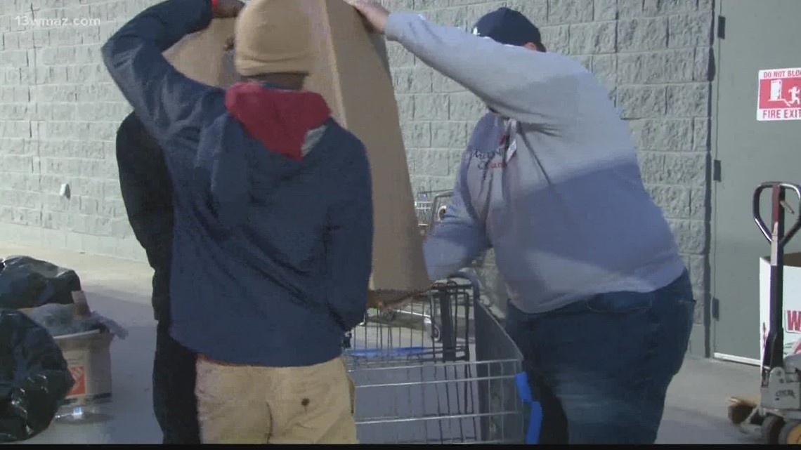 Central Georgians step up to fight food insecurity in 13WMAZ's 'Stuff the Truck' 2022