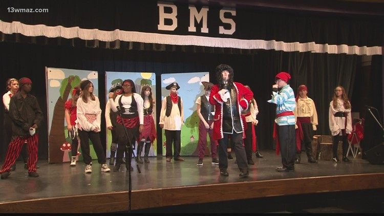 13WMAZ Junior Journalists take center stage in Bonaire Middle's Peter Pan