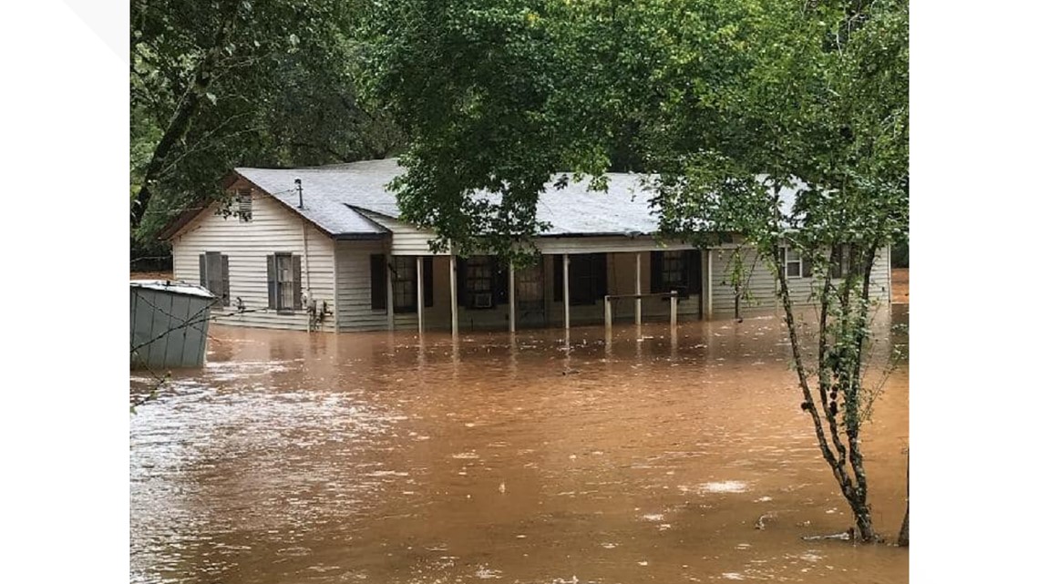 Jones County (Ga) deputies rescue people from flood water - Vimarsana News