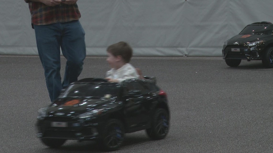 Unisex Middle School Children's With Embroidered Engineering Car