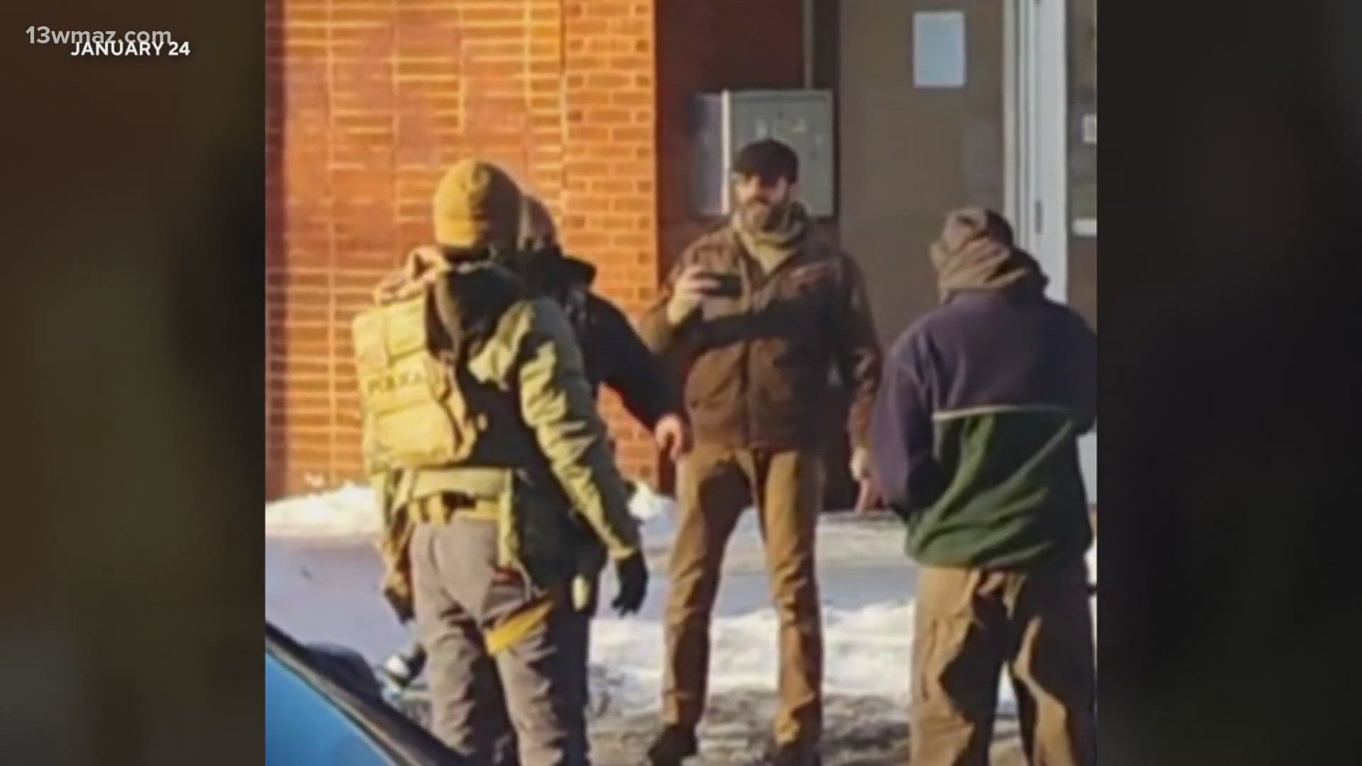 Border patrol agents involved in Alex Pretti shooting put on leave ...