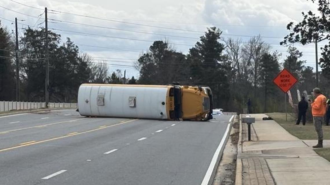 Houston County bus carrying 4 students overturns Wednesday morning