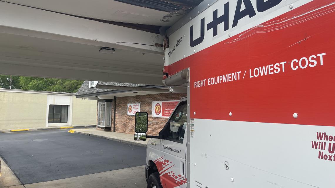 U-Haul crashes into portico at S&S Cafeterias on Riverside