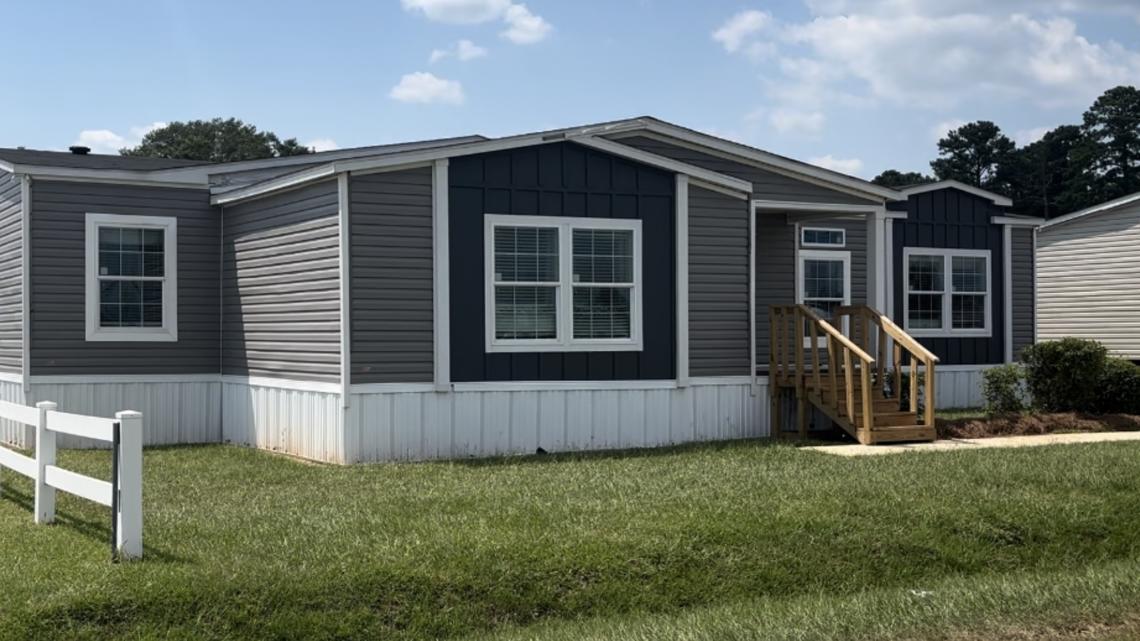 Peach County commissioners pause mobile home and RV park permits ...