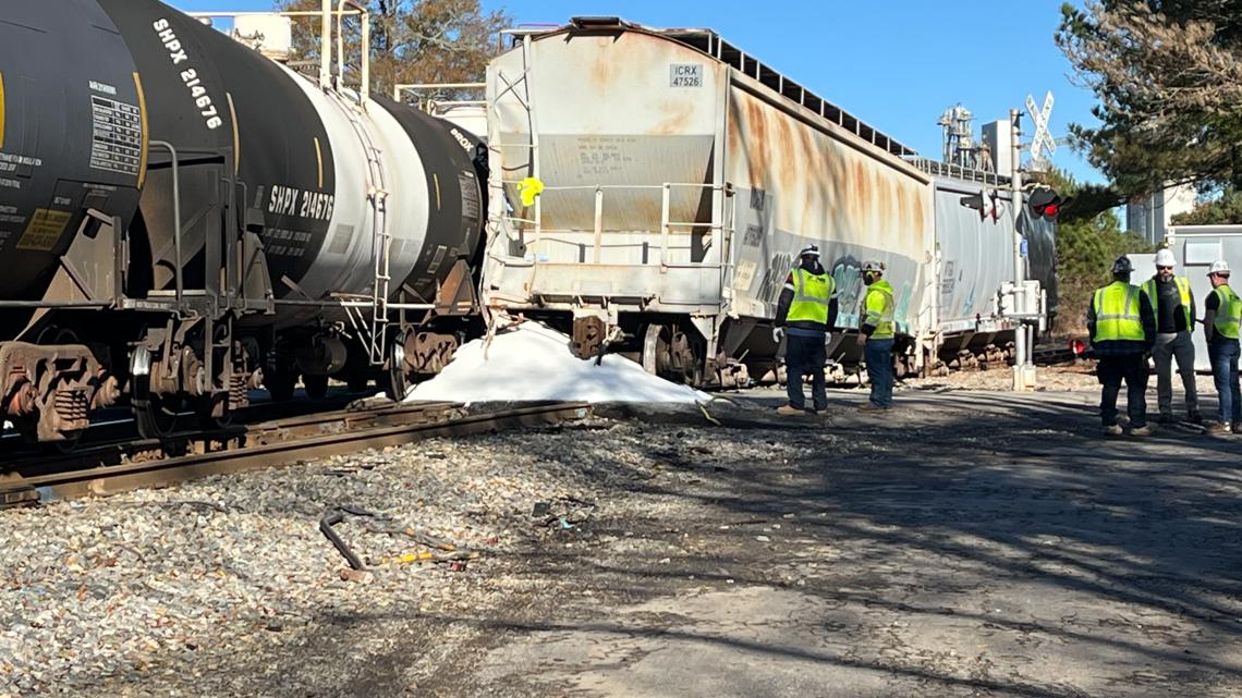 Box cars derail in Monroe County after Norfolk Southern train slams into them, causing bead spill, Forsyth Police say