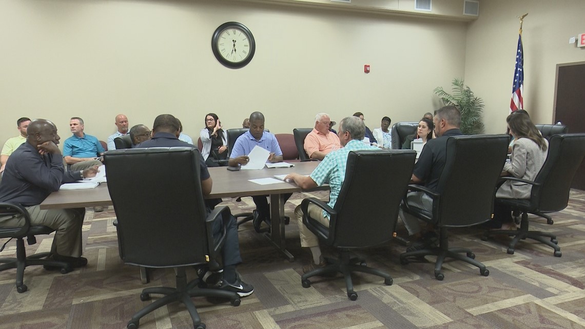 Warner Robins discusses possible referral stipend for employees - Vimarsana News
