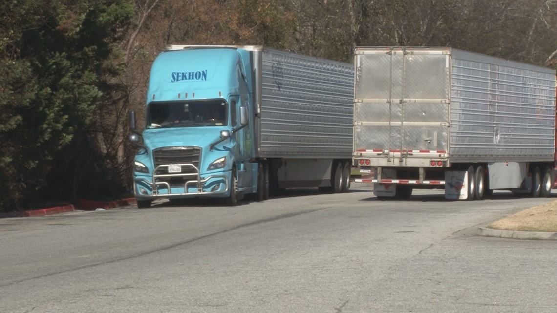 Central Georgia truckers disagree on teen driving program - Vimarsana News