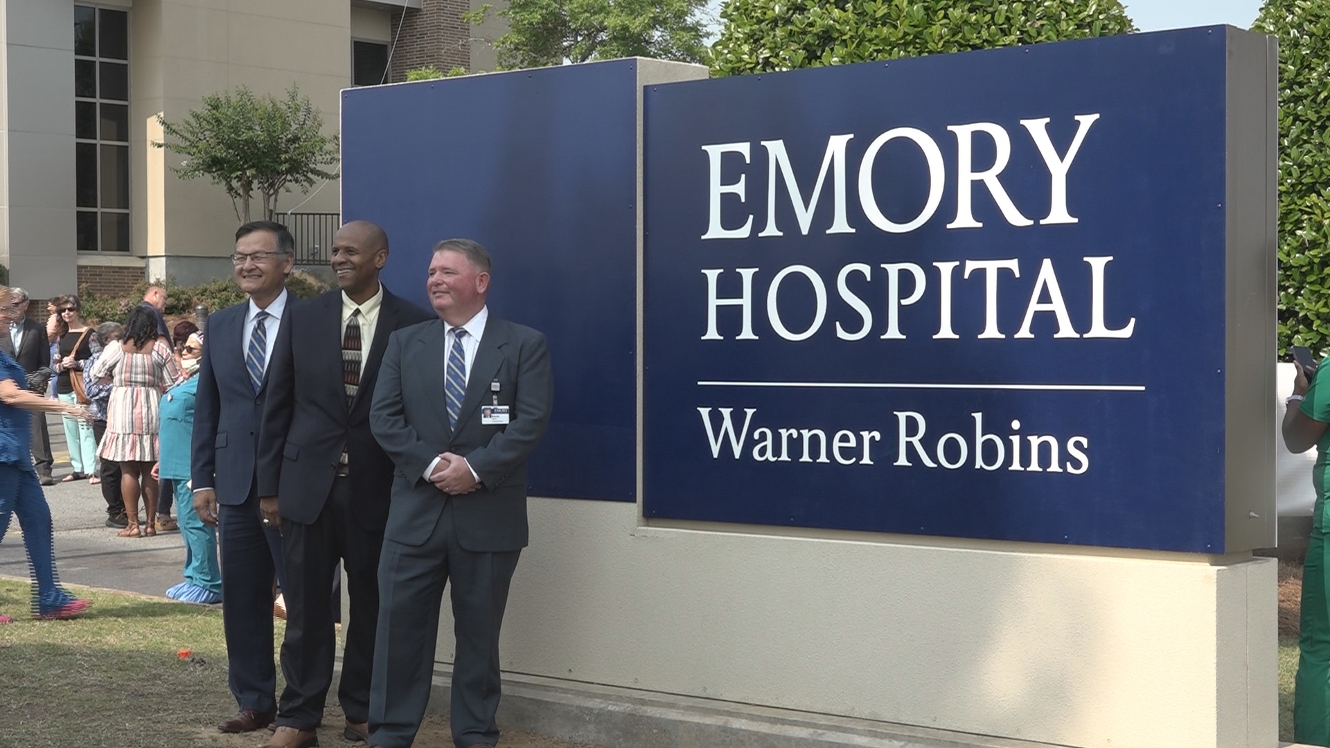New signs were unveiled at Houston Medical Center in Warner Robins and Perry