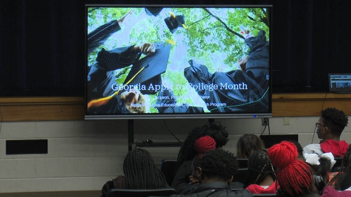 Southwest High School seniors applying to colleges early - Vimarsana News