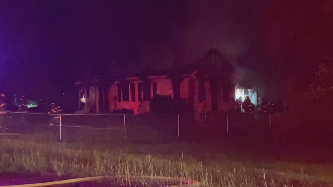 Crews fight house fire on Hitchcock Road in Macon