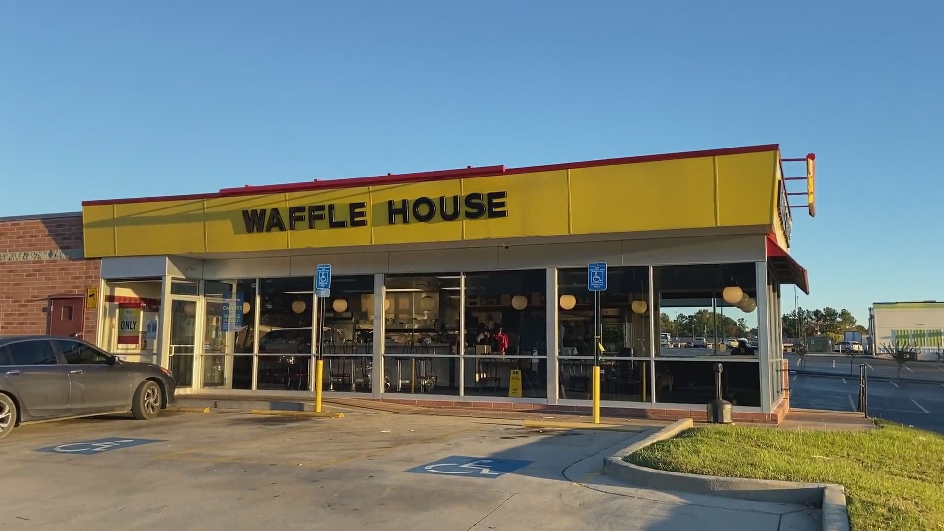 Macon Waffle House was robbed at gunpoint just after 3 am Monday.