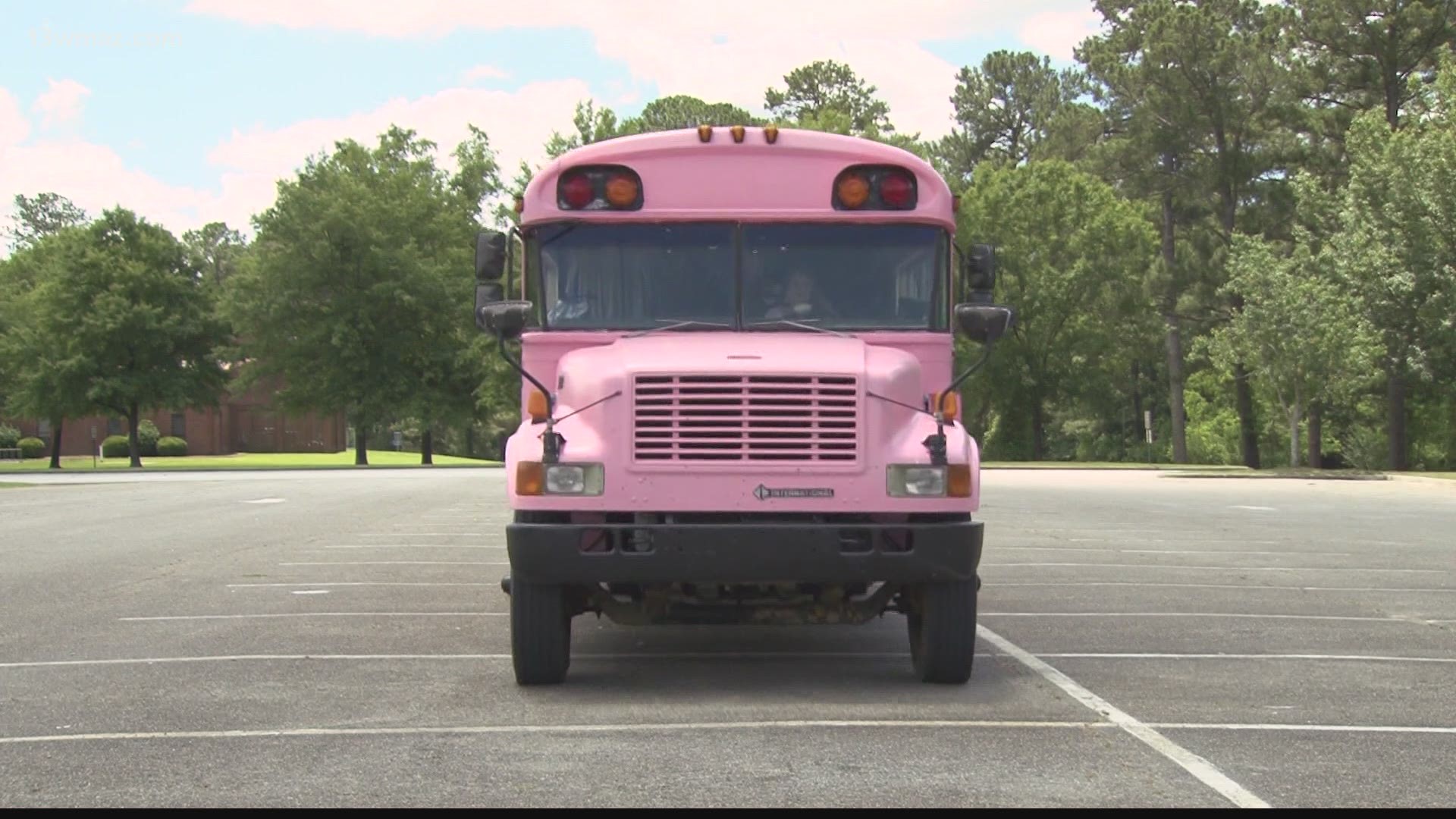 Unadilla Georgia woman transforms storefront to mobile boutique bus