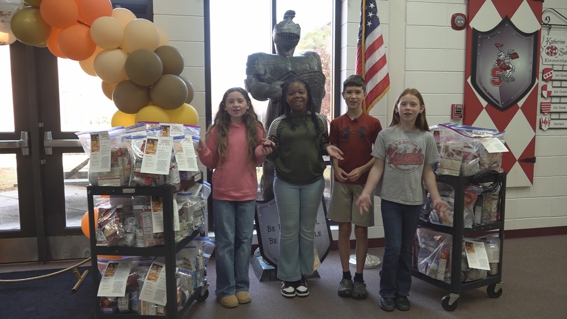 School of the Week | How these Monroe County students pack 130 Thanksgiving meal bags for local families