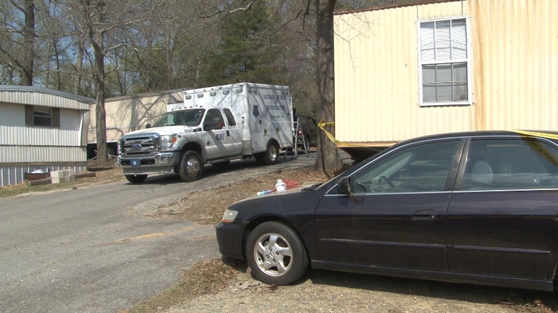 Baldwin Sheriff: Mobile home shot 17 times, 10-year-old killed - Vimarsana News