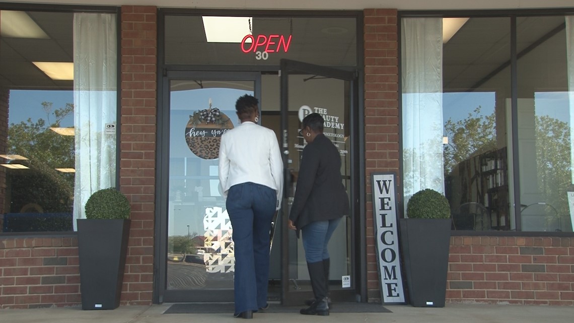 Georgia woman's cosmetology school is her legacy in the business - Vimarsana News