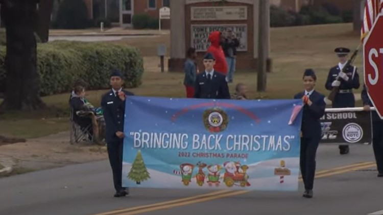 Warner Robins Christmas parade brings fun and festivity to Watson Boulevard
