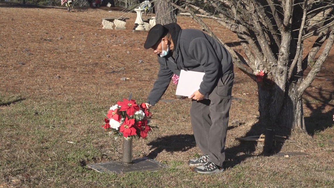 A Macon family bought graves beside loved one — but say two strangers were buried there instead