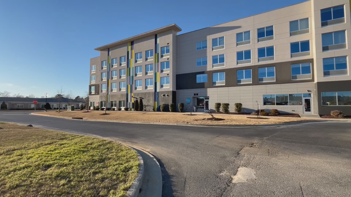 Two Macon women charged with stealing from French orchestra, Macon hotel