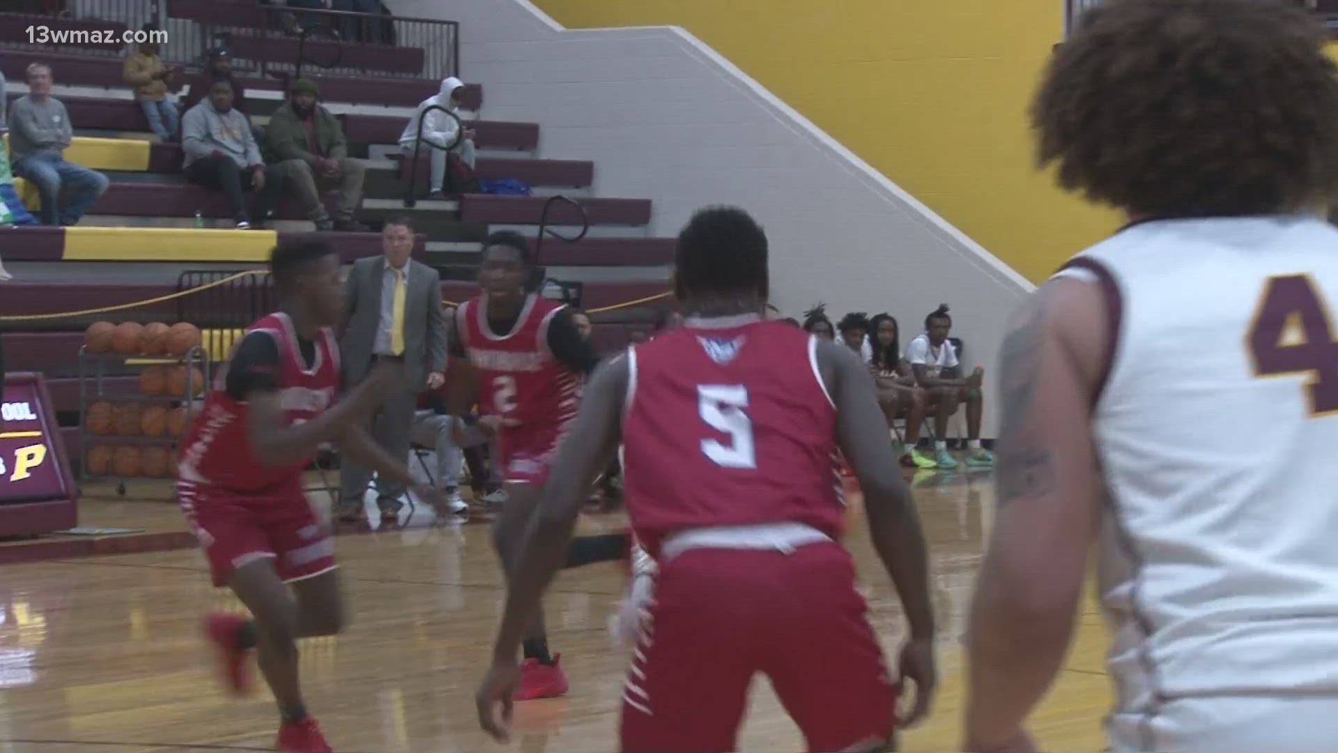 Take a look at your highlights from the Perry and Hawkinsville's boys basketball game.