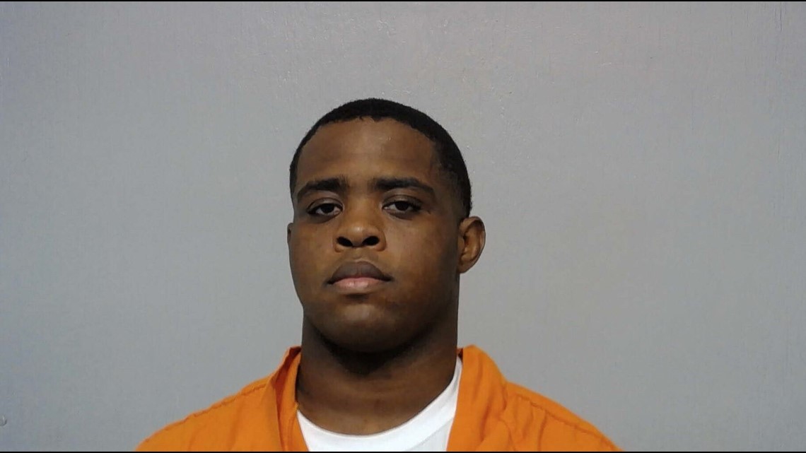 Bibb jailer faces charges after giving gun to brother, gang - Vimarsana News