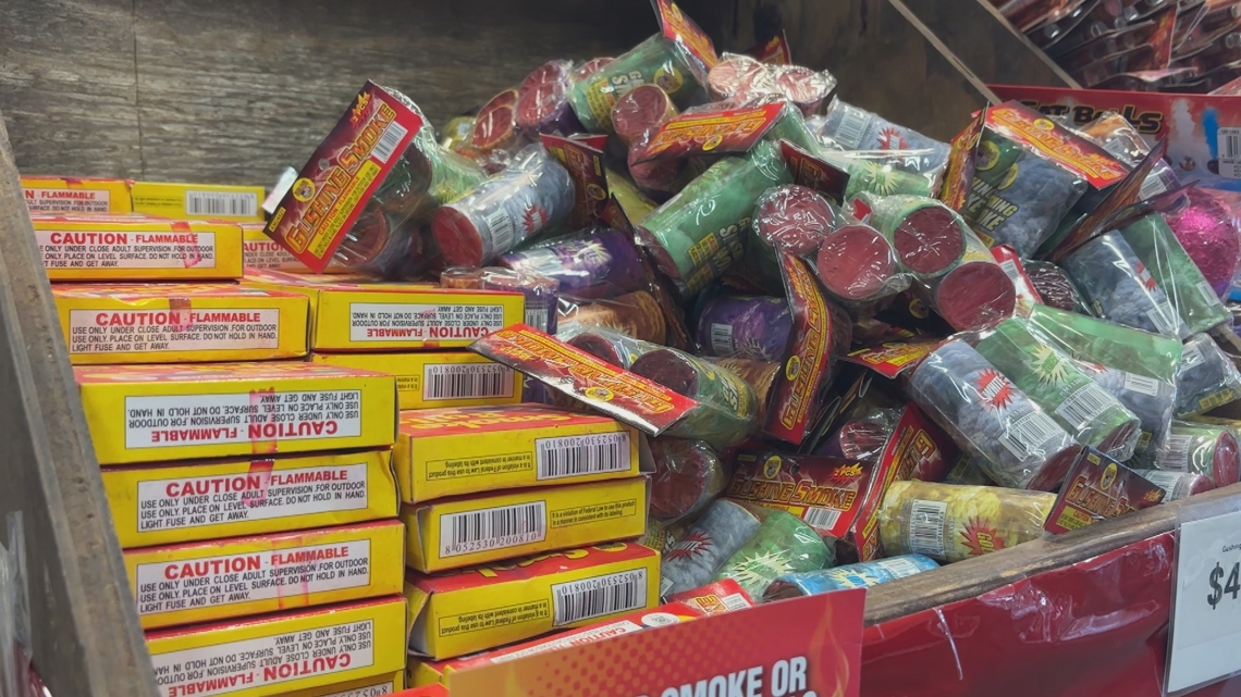 Inside Georgia's biggest fireworks shopping day: What customers are buying for New Year's Eve 2025