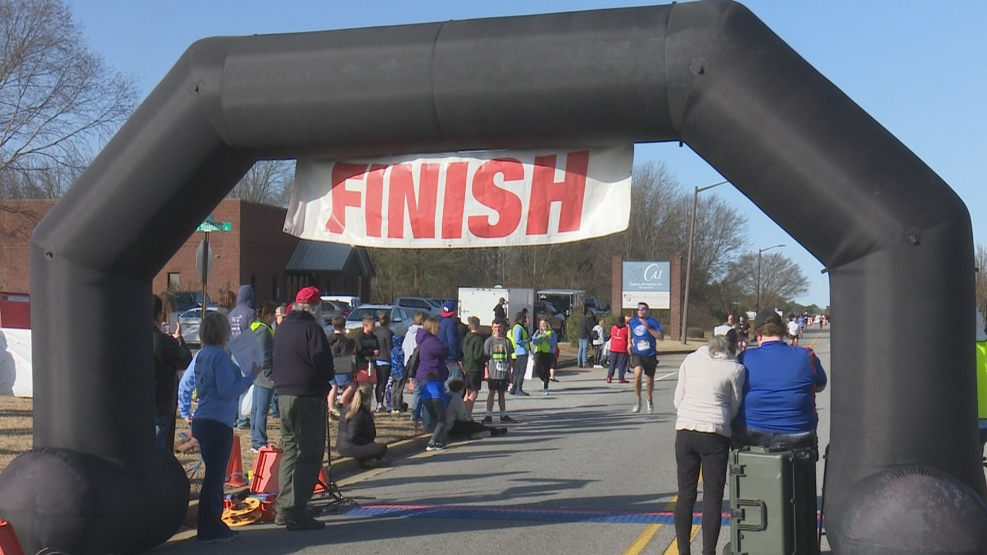 Over 1,100 people are going the distance and going for speed at the Cantrell Center's 15th Annual 5K and 1 Mile Fun Run!