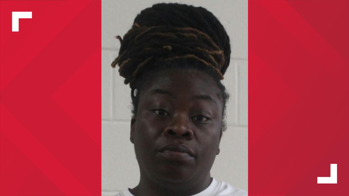 Houston County jailer charged after video shows her kissing inmate during night shift, warrants say