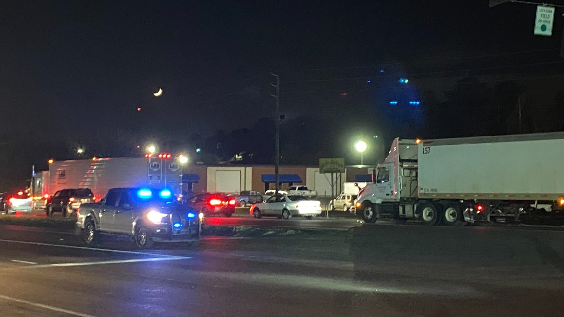 Axel falls off log truck shutting southbound of Gray Highway - Vimarsana News