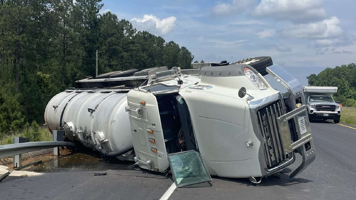 Cooking oil spills onto road in Sandersville after tanker flips ...
